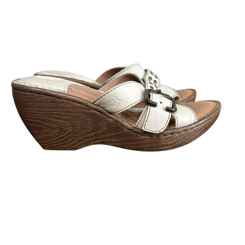 Born Women’s Beige Studded Buckle Slip On Cushioned Wedge Sandals Size 6 - Picture 5 of 14